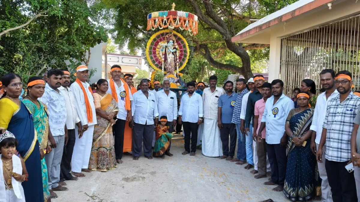 త్రైత సిద్ధాంత ప్రబోధ సేవాసమితి ఆధ్వర్యంలో శ్రీకృష్ణ భగవాన్ ఊరేగింపు